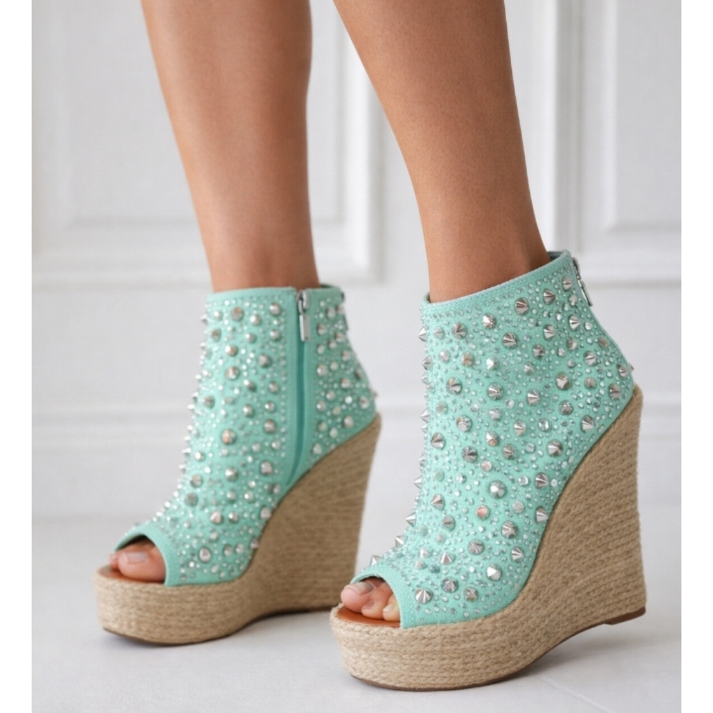 KISS KOUTURE GREEN WITH SILER STUD PLATFORM SHOES, SIZE 7